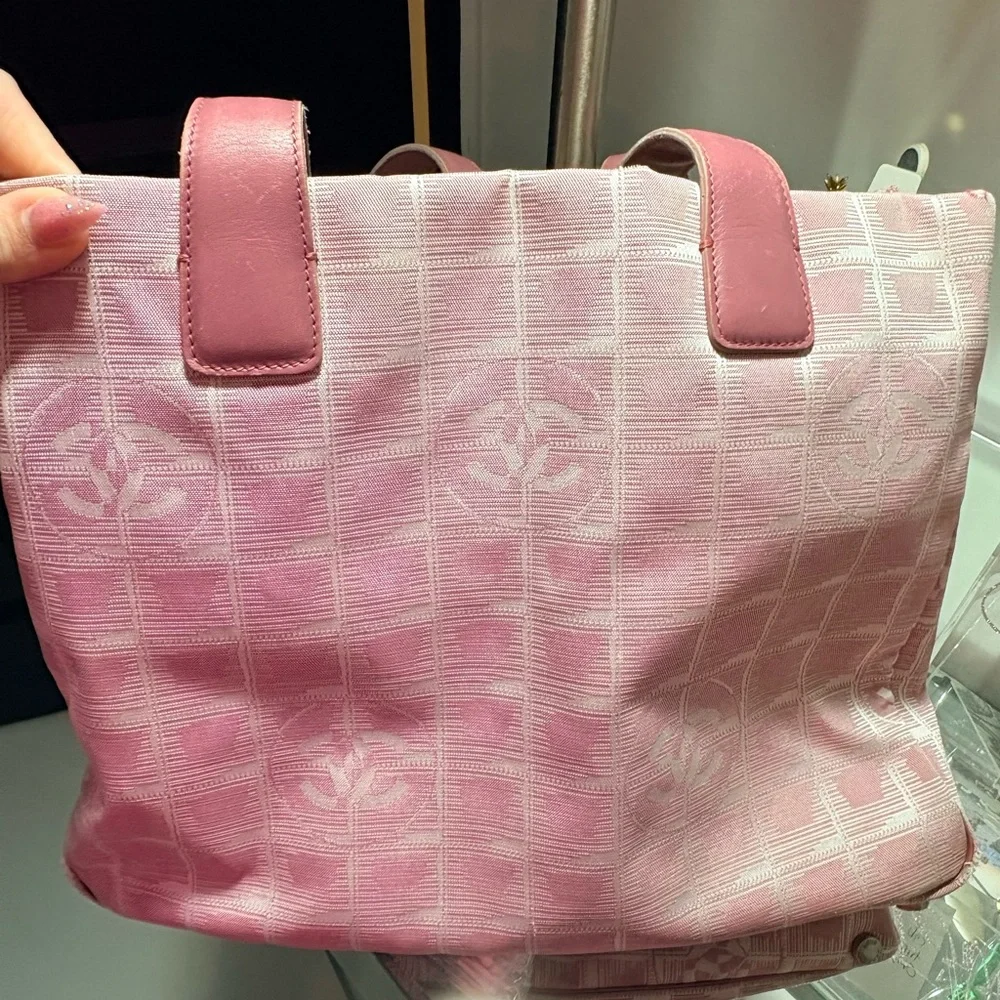 Chanel Pink Travel Ligne Tote Bag - Picture 2 of 6